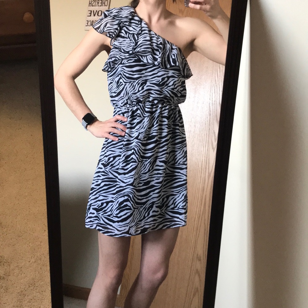 🛍️ Zebra Print One Shoulder Dress